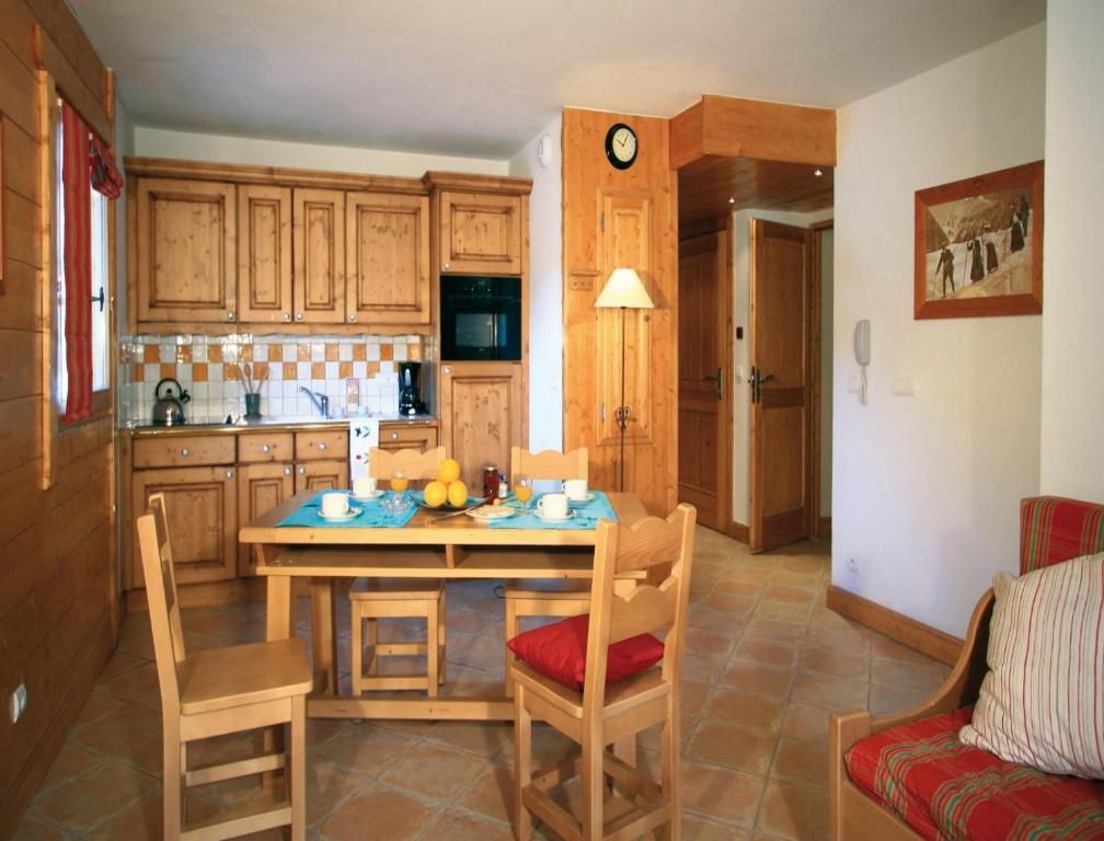 Lagrange Vacances Le Hameau Du Rocher Blanc Serre Chevalier Rum bild